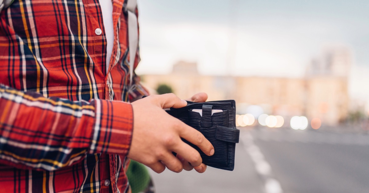 Protecting Your Finances While Traveling.