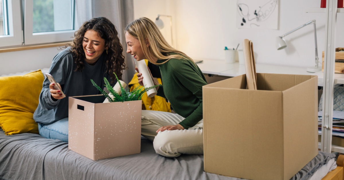 Decorating Your Dorm on a Budget